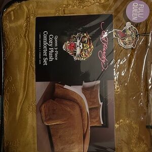 Ed Hardy Gold Plush Comforter Set